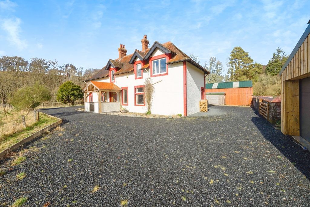 Property photo 1 of 35