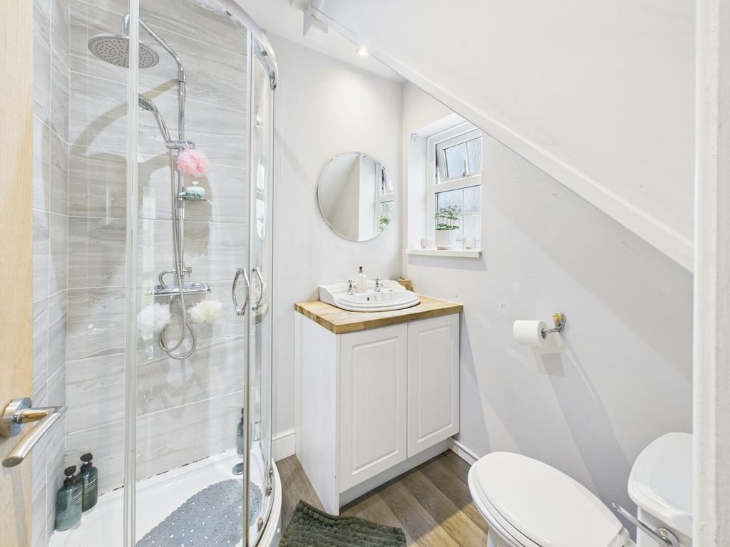 Property photo 3 of 22 Bathroom
