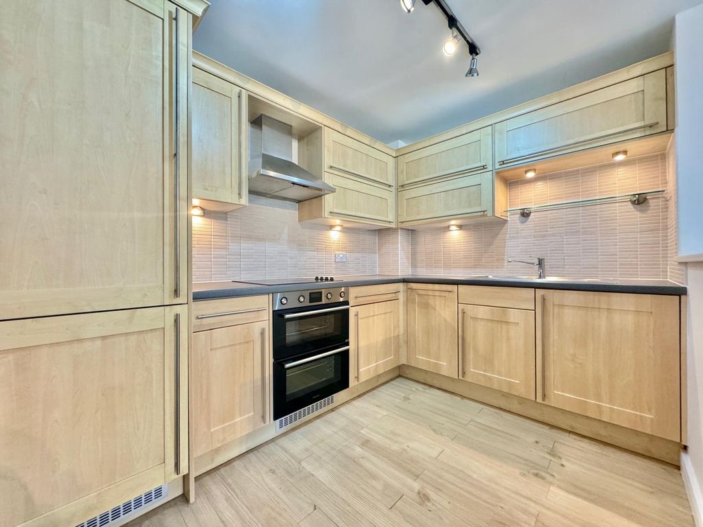 Property photo 3 of 18 Image