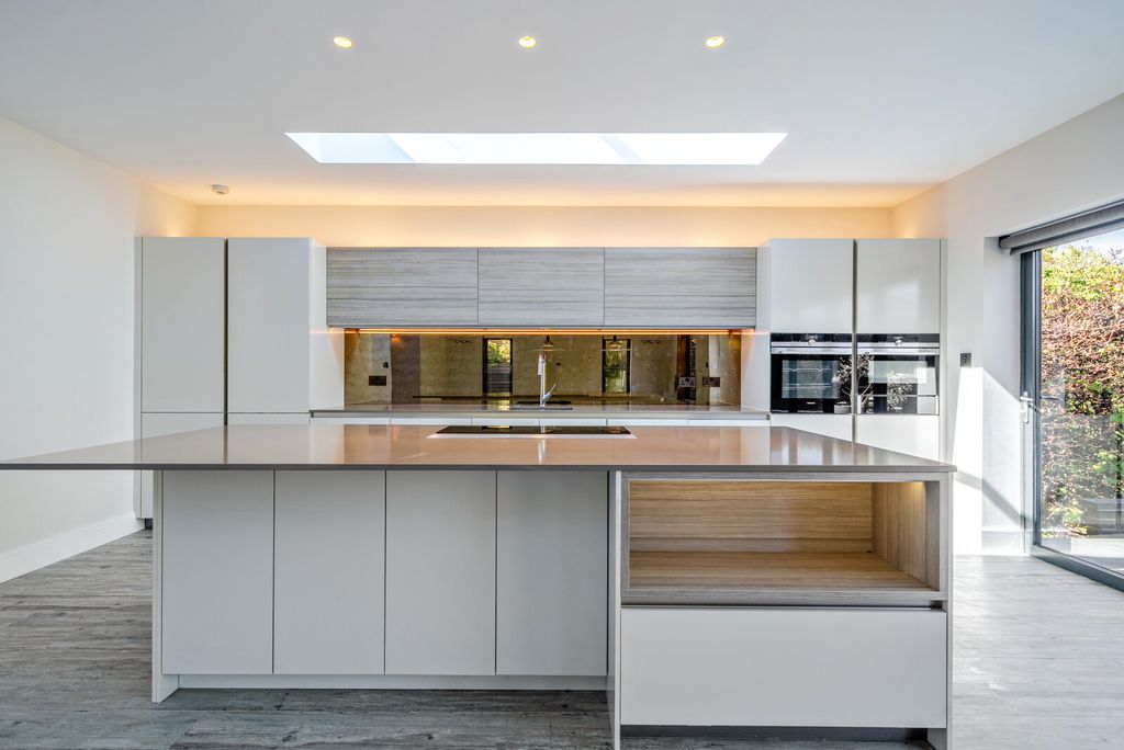 Property photo 3 of 15 1-69Ef5A46699F5-1...