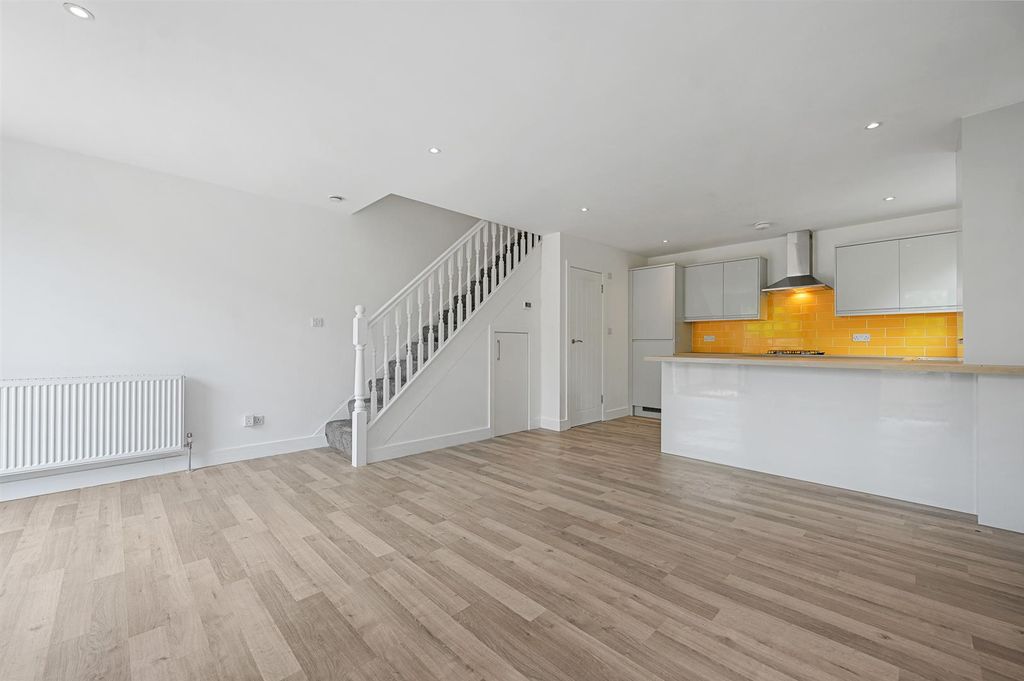 Property photo 2 of 12 Lounge - Kitchen.Jpg