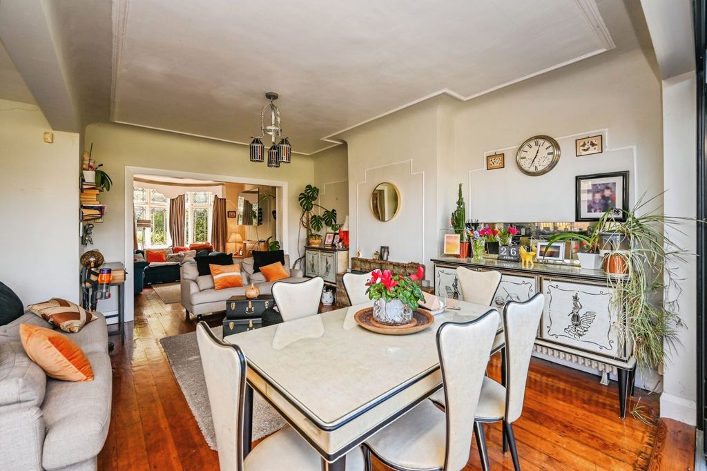 Property photo 3 of 21 Pbox-Img.Jpg
