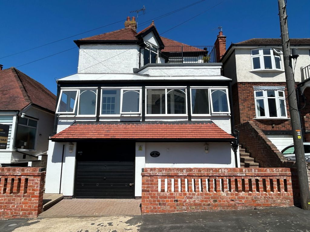 Property photo 1 of 36