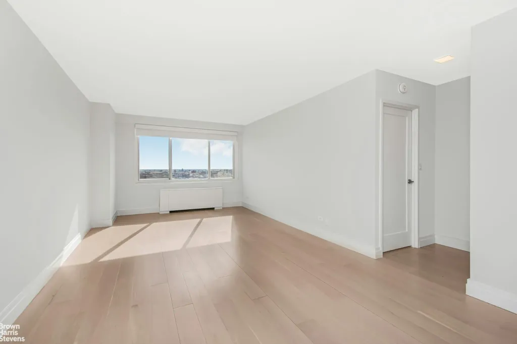 Property photo 2 of 12 <Alttext/>