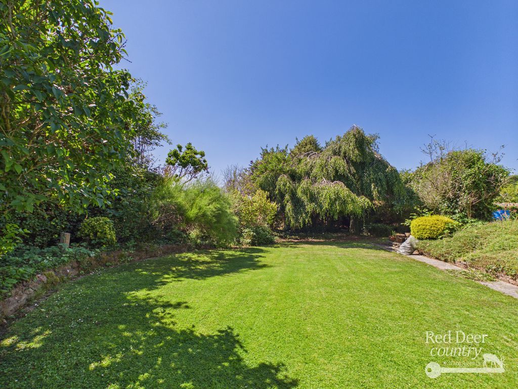 Property photo 2 of 19 Garden