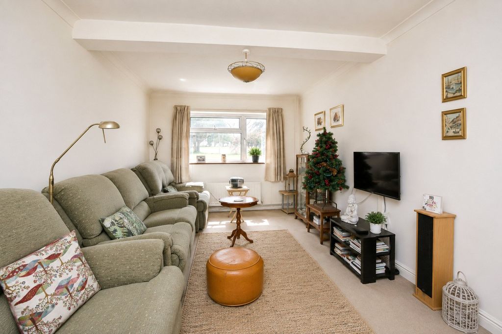 Property photo 2 of 20 Picture No. 33