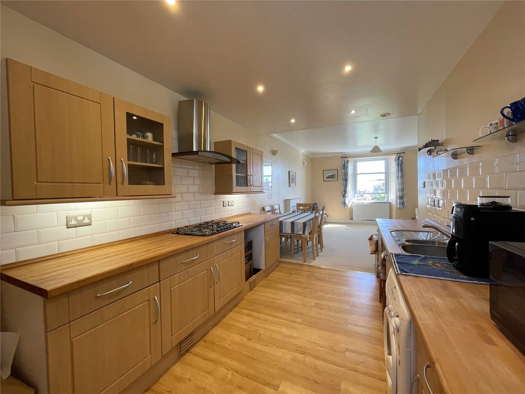Property photo 2 of 10 Picture No. 11