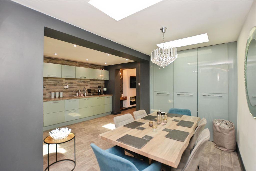 Property photo 3 of 19 Kitchen/Diner