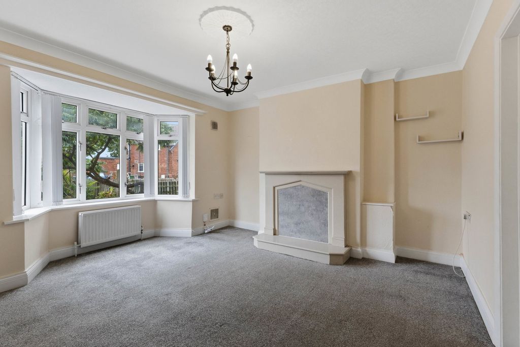 Property photo 2 of 23