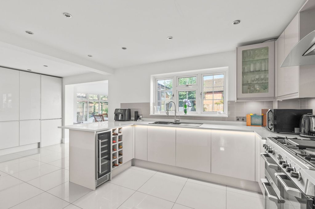 Property photo 2 of 15 Kitchen