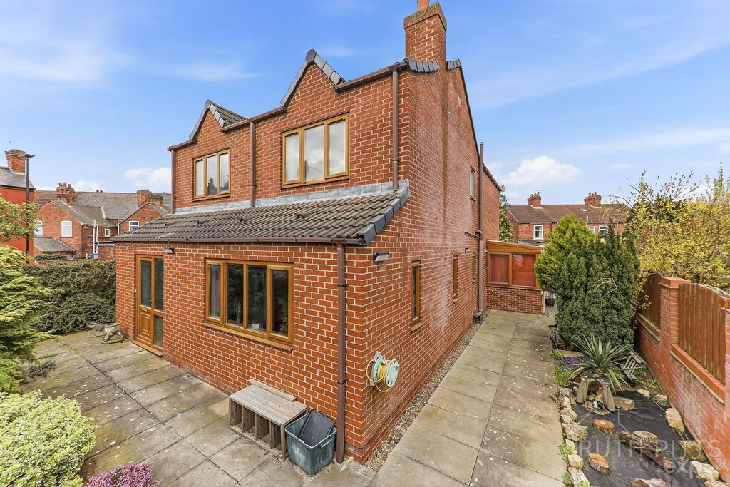 Property photo 1 of 37