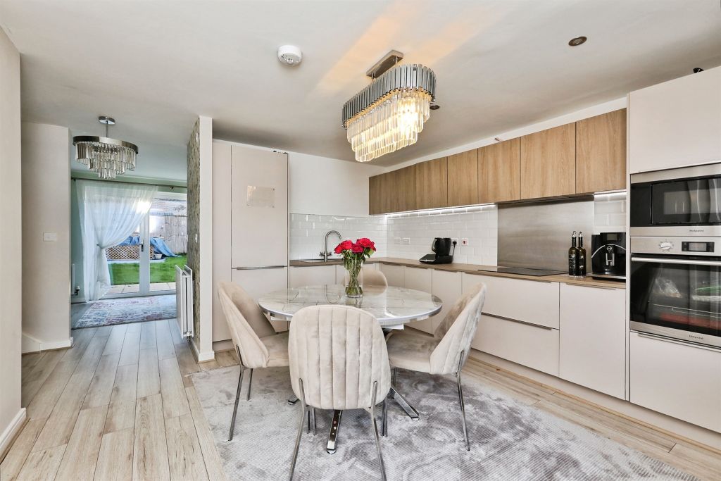 Property photo 3 of 13 Kitchen Diner