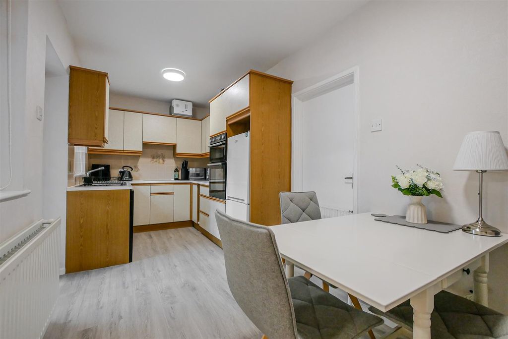 Property photo 2 of 18 Kitchen/Diner