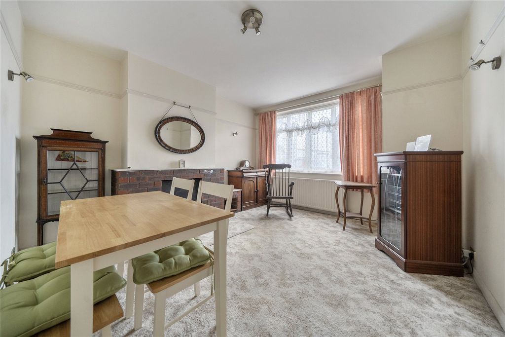 Property photo 3 of 31 Picture No. 17