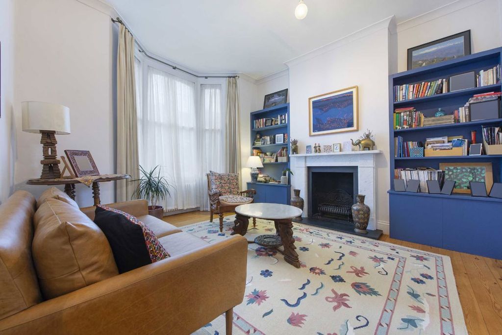 Property photo 2 of 8