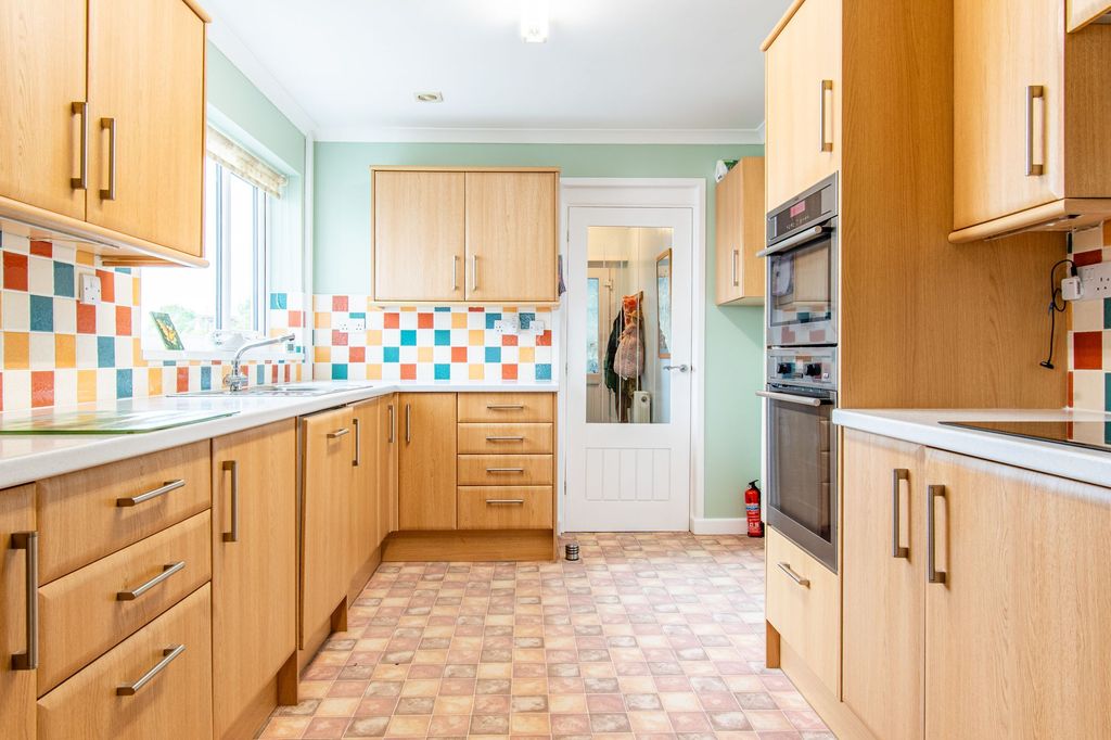 Property photo 2 of 22