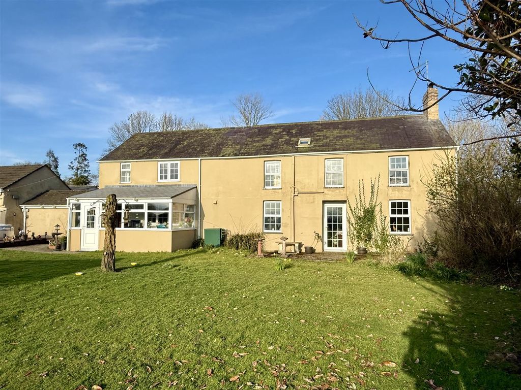 Property photo 2 of 69 Description