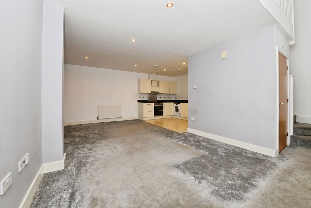 Property photo 3 of 13 Pbox-Img.Jpg