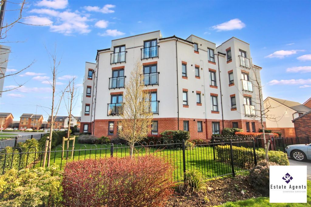 Property photo 1 of 12 Entrance