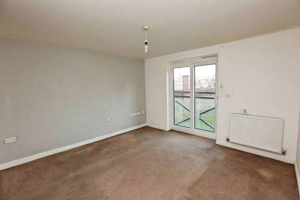 Property photo 3 of 16 Photo