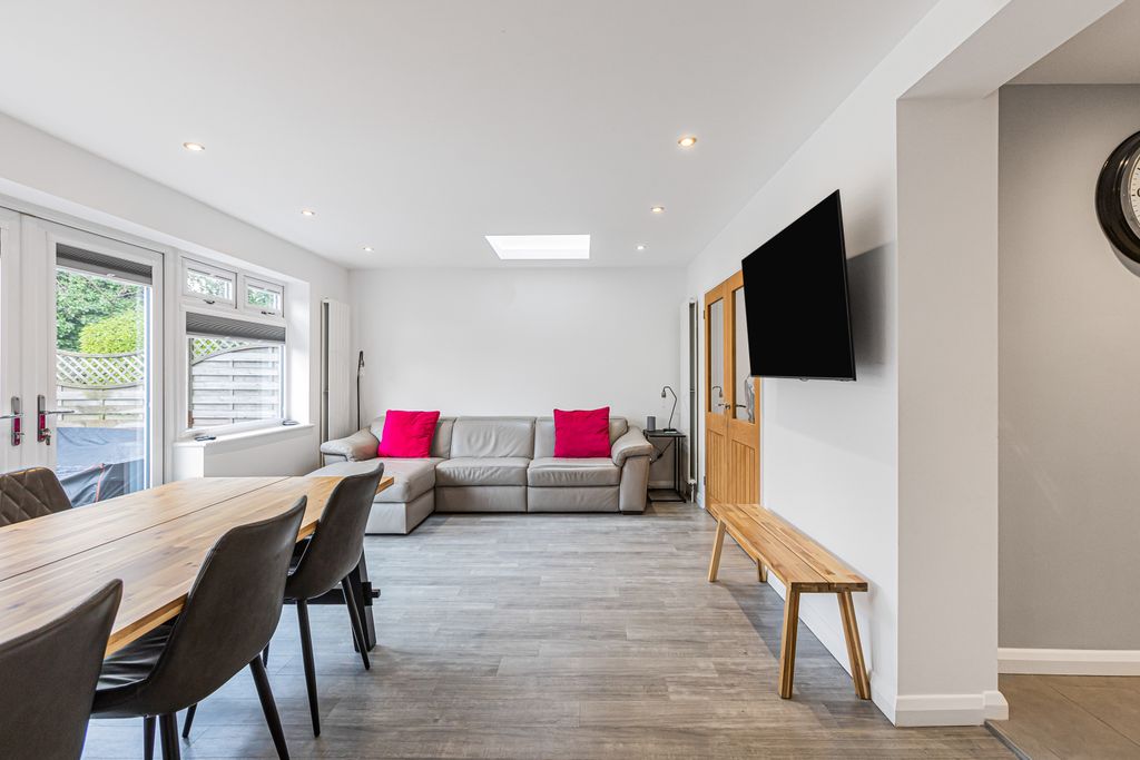 Property photo 3 of 20 Living/Dining Room