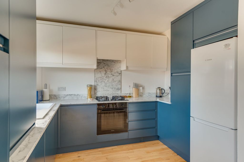 Property photo 2 of 25