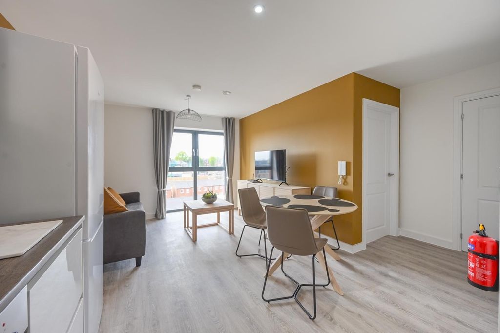 Property photo 3 of 10 Image