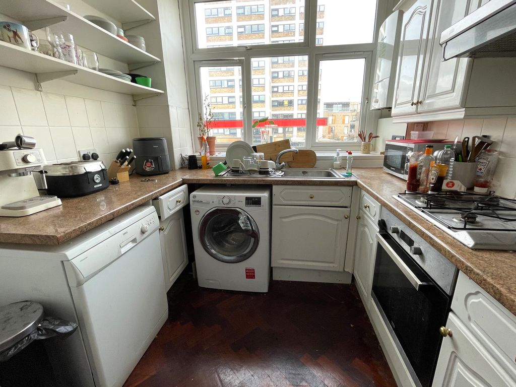 Property photo 3 of 12