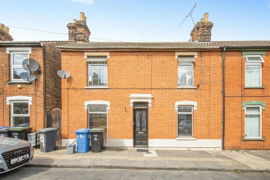Property photo 1 of 16