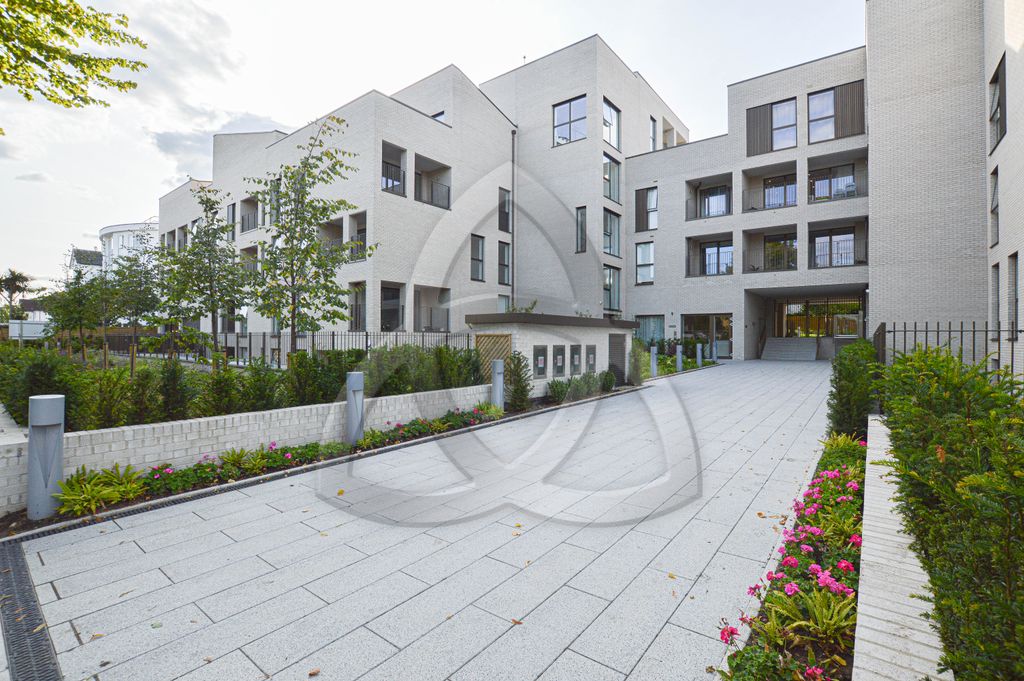 Property photo 3 of 23