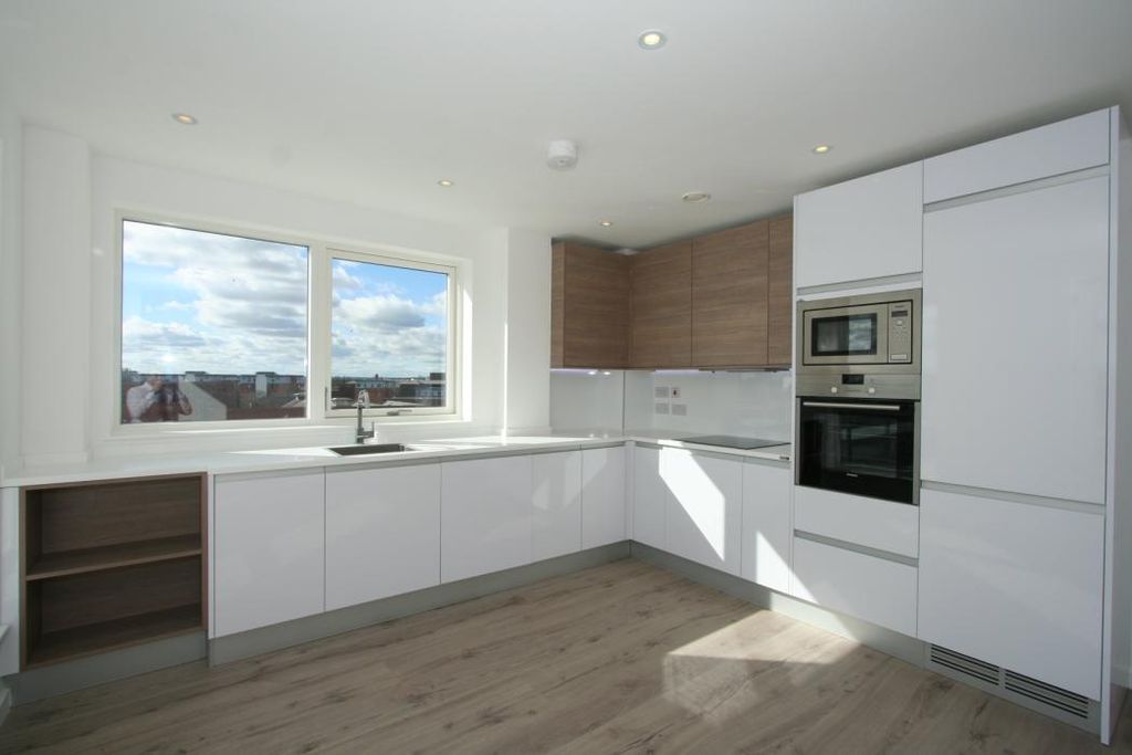 Property photo 2 of 9 Kitchen