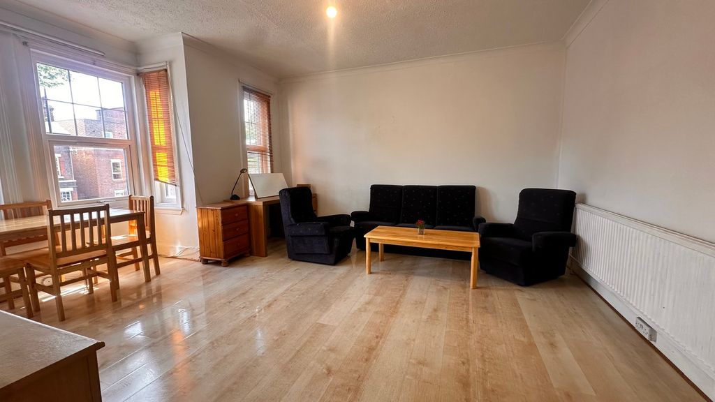 Property photo 3 of 8