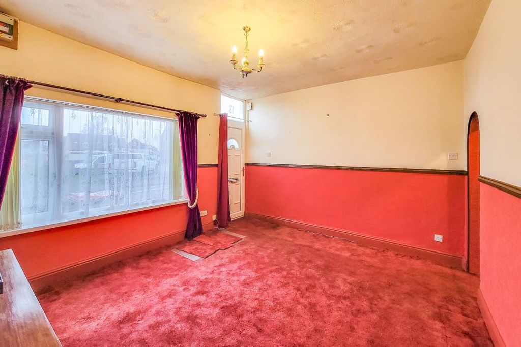 Property photo 2 of 11