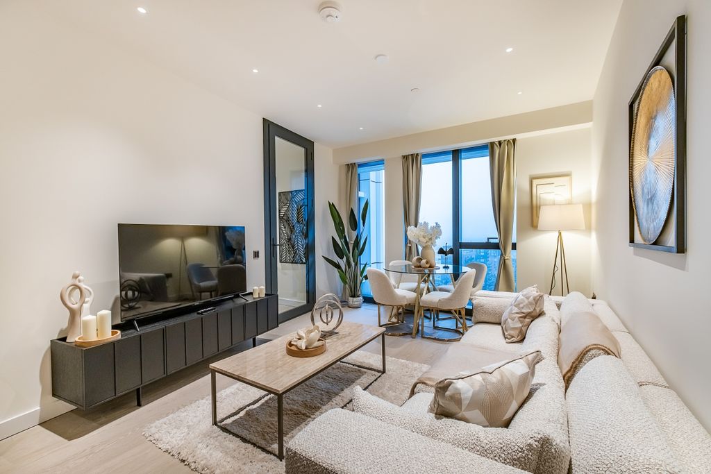 Property photo 2 of 25 River-Park-Tower-06