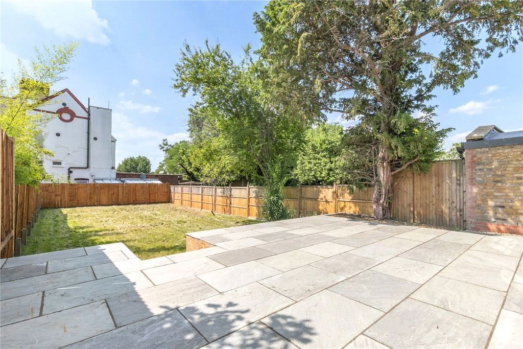 Property photo 2 of 13