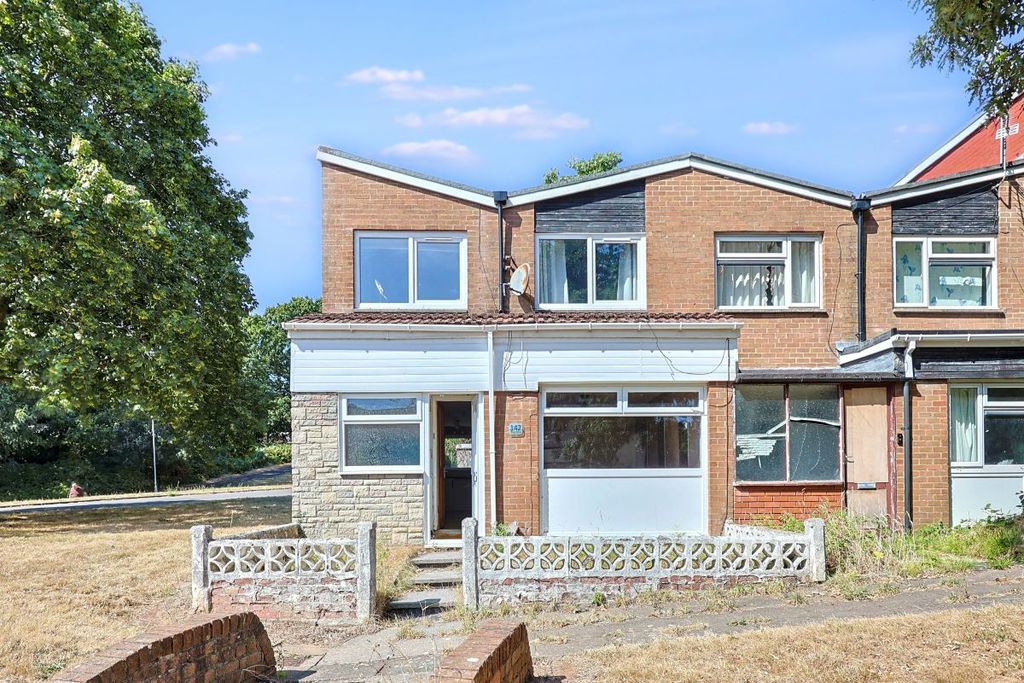 Property photo 1 of 12