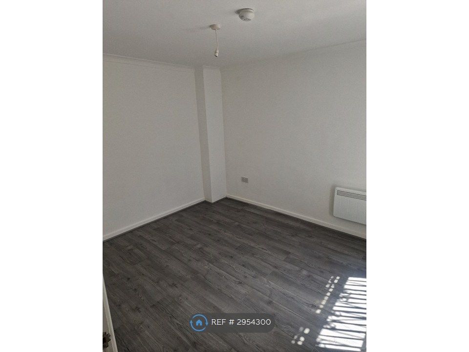 Property photo 3 of 6 Living Room