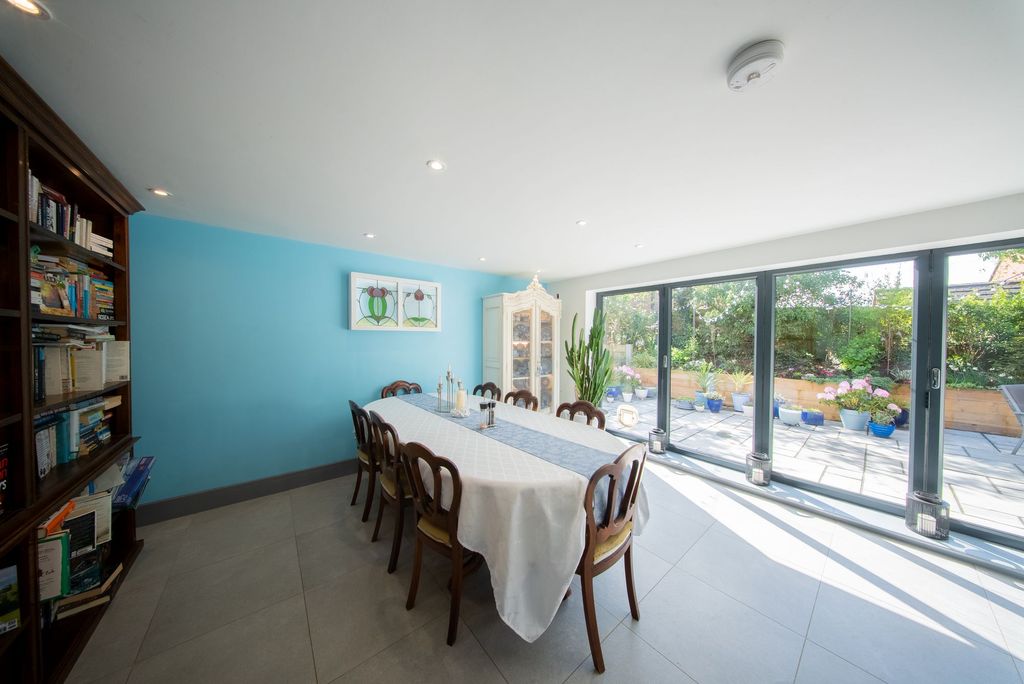Property photo 3 of 15 Kitchen/Dining Room