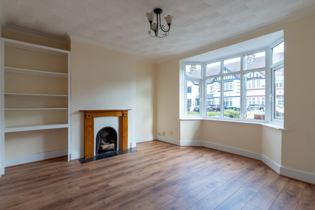 Property photo 3 of 19 5299022