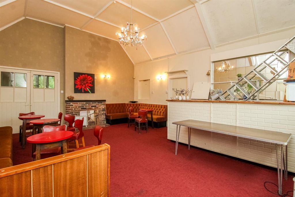 Property photo 3 of 12 Bar