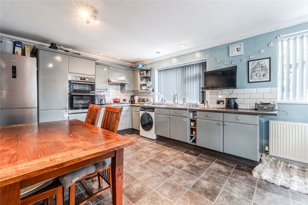 Property photo 2 of 14 Dining Kitchen