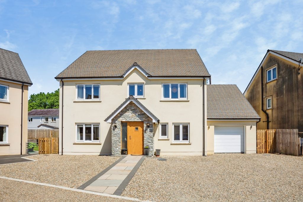 Property photo 1 of 37 Pbox-Img.Jpg