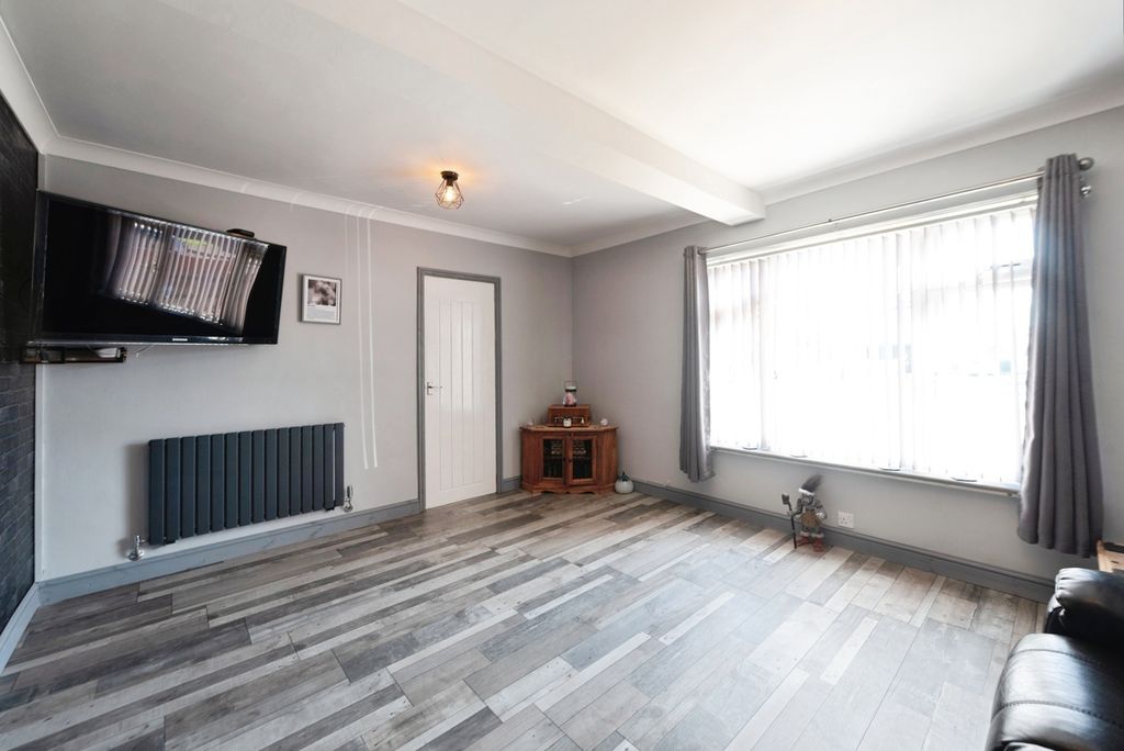 Property photo 2 of 16 Photo