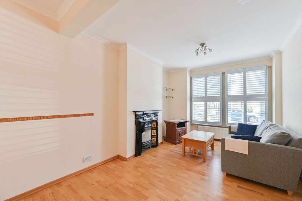 Property photo 2 of 19