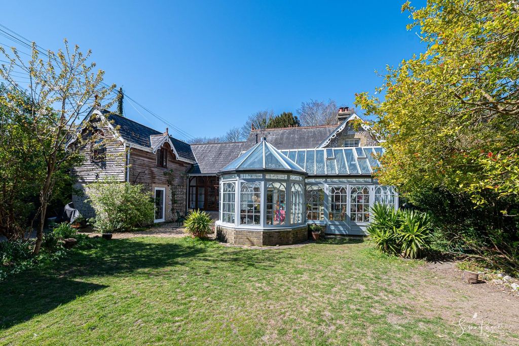 Property photo 1 of 42 Marepool