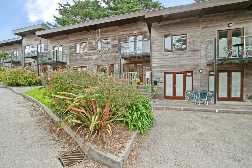 Property photo 1 of 19 Pbox-Img.Jpg