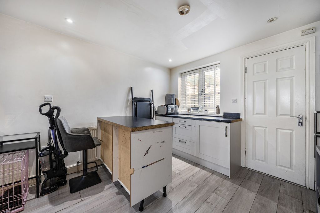 Property photo 3 of 15 1429977-5-69B4480...