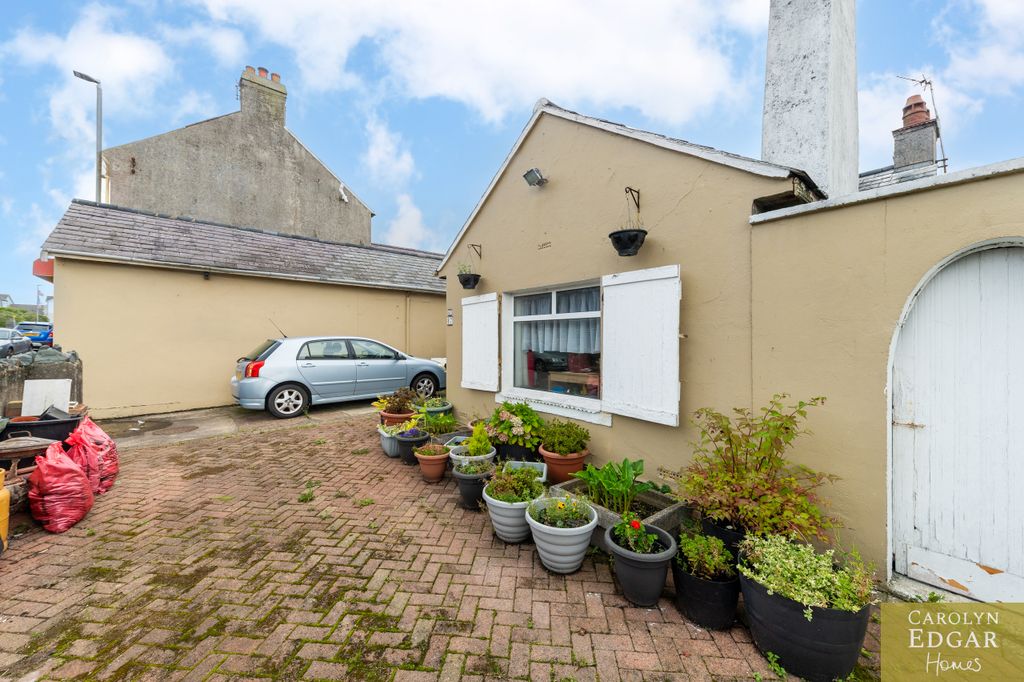 Property photo 3 of 35 025