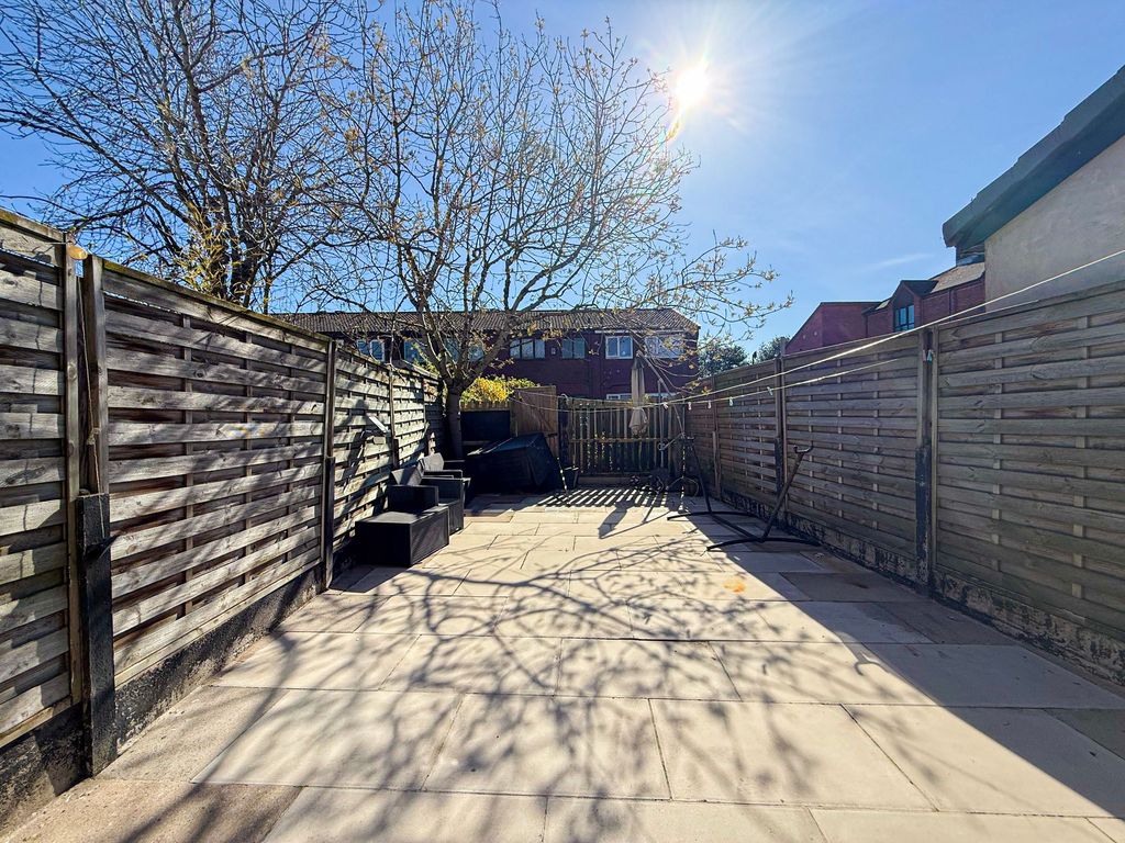 Property photo 3 of 11