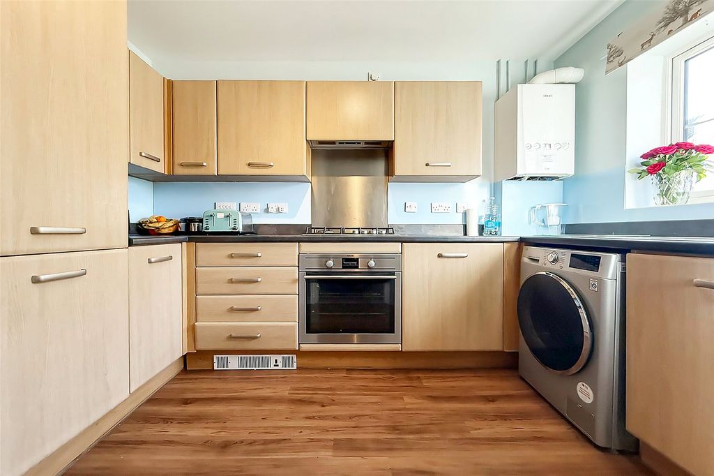 Property photo 3 of 16 Picture No. 32